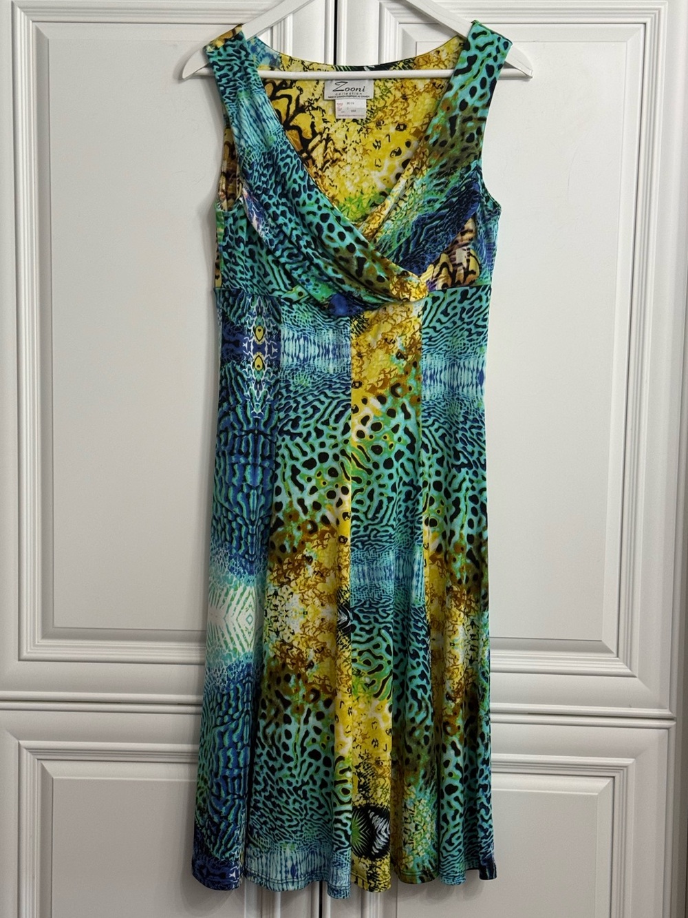 Zooni Collection Size Small Sleeveless V-Neck Midi Dress in Teal, Yellow & Blue
